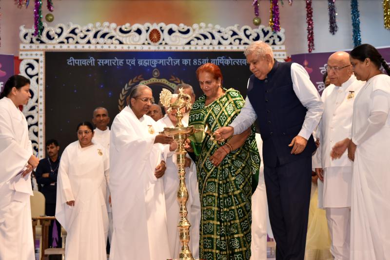 The Vice President, Shri Jagdeep Dhankhar and Dr Sudesh Dhankhar at the 85th anniversary of Brahma Kumaris and Deepawali celebrations at Brahma Kumaris World Headquarters at Mount Abu in Rajasthan on October 25, 2022