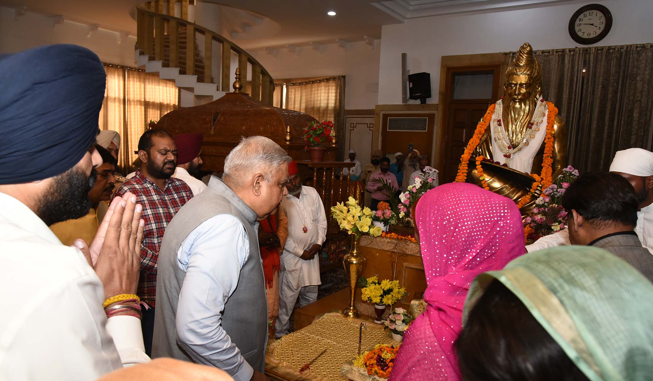 The Vice President, Shri Jagdeep Dhankhar & Dr Sudesh Dhankhar visiting Shri Ram Teerath in Amritsar on October 26, 2022