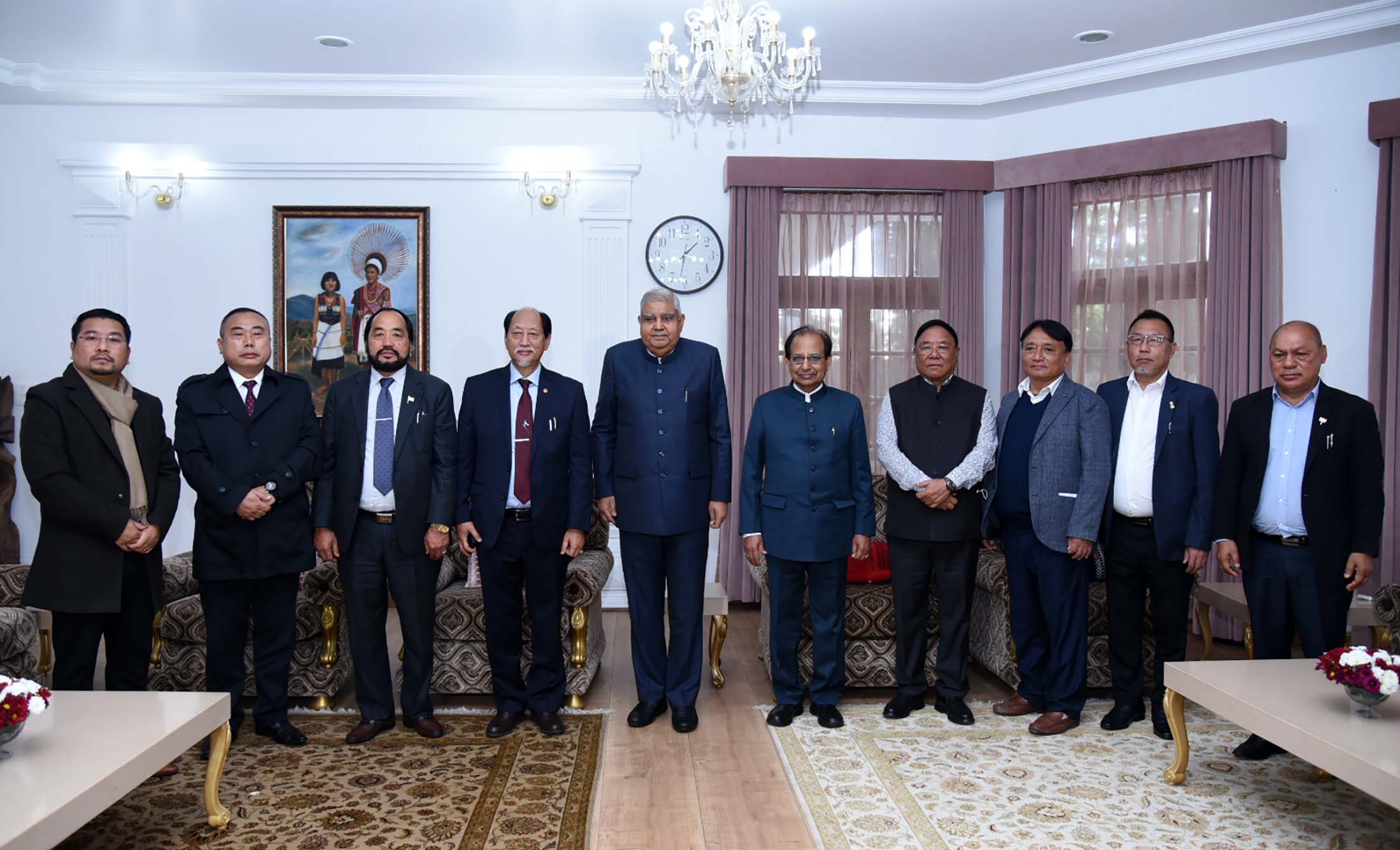 1 दिसंबर, 2022 को राजभवन, कोहिमा में नागालैंड के राज्यपाल, श्री जगदीश मुखी, नागालैंड के मुख्यमंत्री, श्री नेफियू रियो और नागालैंड की मंत्रिपरिषद के साथ बातचीत करते हुए भारत के उपराष्ट्रपति श्री जगदीप धनखड़।
