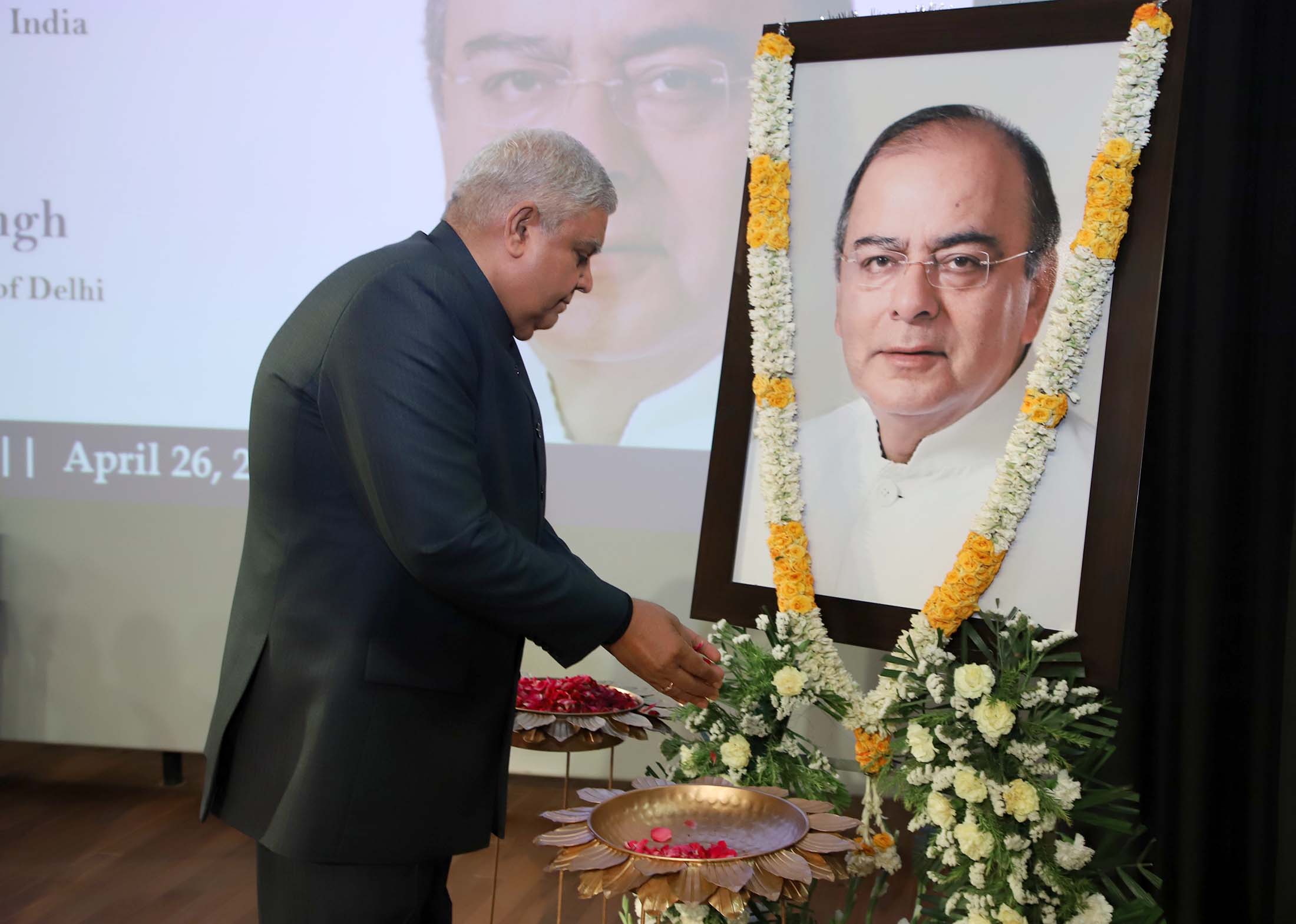 The Vice President, Shri Jagdeep Dhankhar paying floral tributes to Shri Arun Jaitley at Shri Ram College of Commerce, University of Delhi on April 26, 2023.