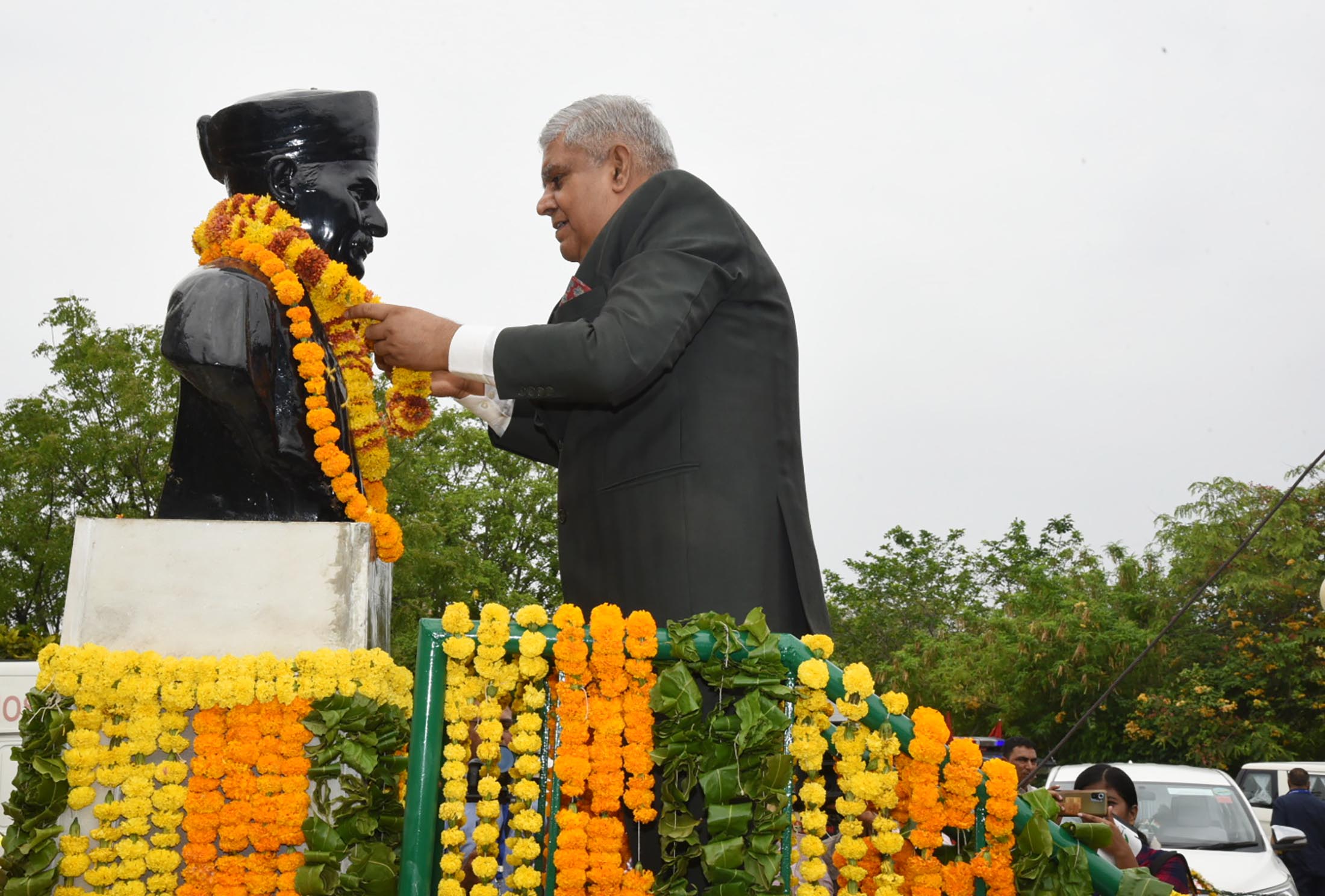 The Vice President, Shri Jagdeep Dhankhar paying floral tributes to the statue of Madan Mohan Malaviya at Malaviya National Institute of Technology in Jaipur, Rajasthan on June 23, 2023.