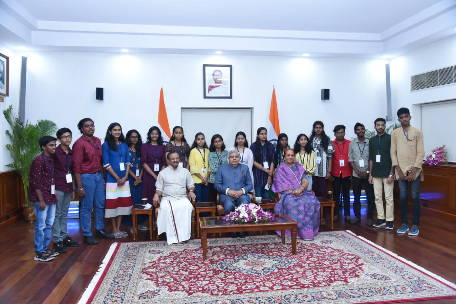The Vice President, Shri Jagdeep Dhankhar, in a group photograph with the Winners of 'Mann ki Baat' Quiz Competition from Kerala in New Delhi on August 12, 2023. The Union Minister of State for External Affairs and Parliamentary Affairs,  Shri V. Muraleedharan is also seen