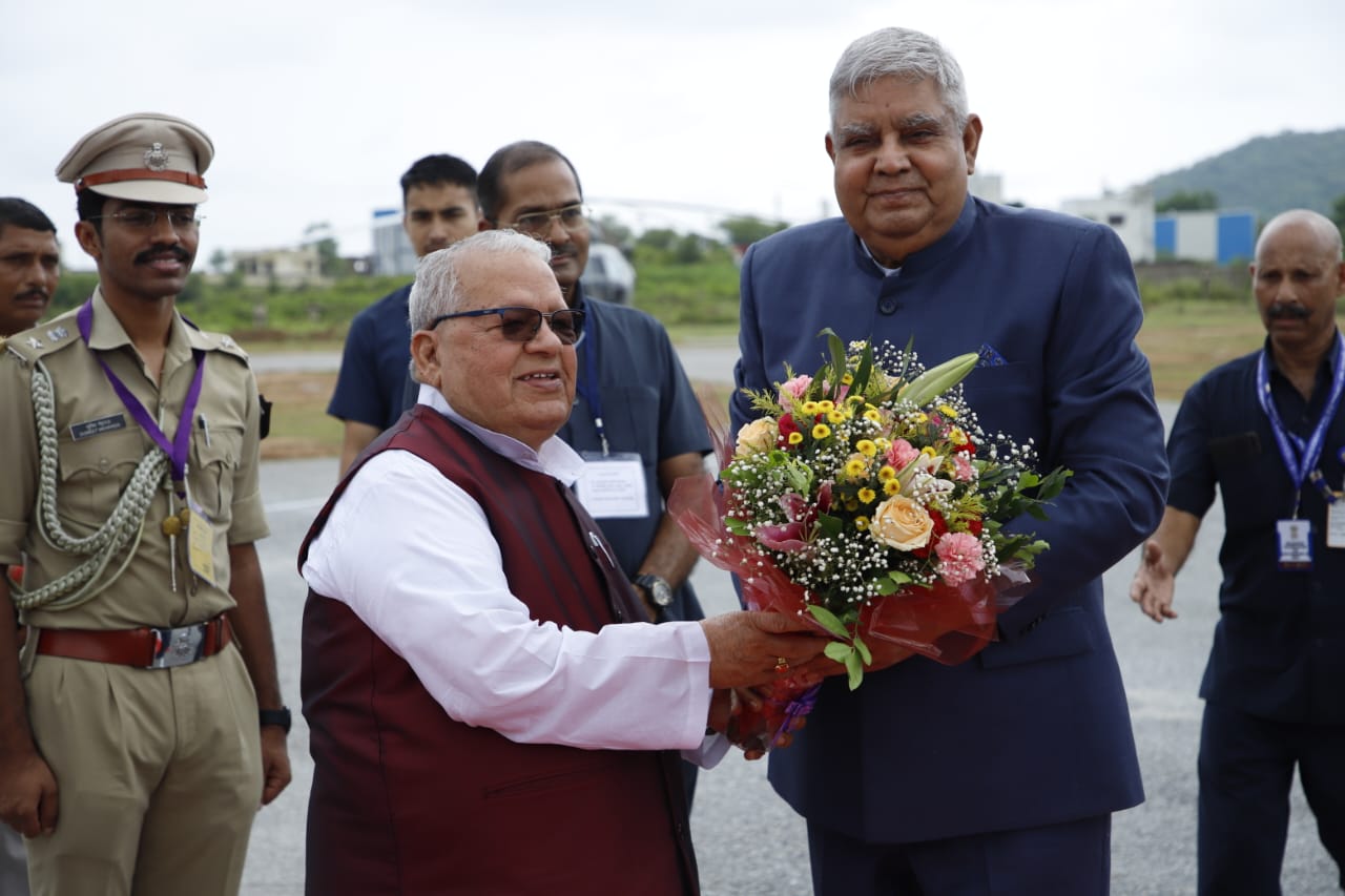 The Vice-President, Shri Jagdeep Dhankhar being welcomed by Governor of Rajasthan, Shri Kalraj Mishra, Speaker of Rajasthan Legislative Assembly, Dr. CP Joshi and Revenue Minister, Government of Rajasthan, Shri Ramlal Jat, on his arrival in Udaipur, Rajasthan on August 22, 2023.