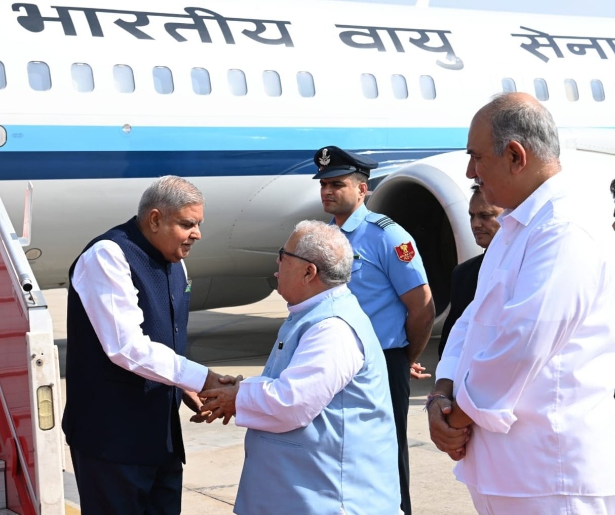 The Vice-President, Shri Jagdeep Dhankhar being welcomed by Shri Kalraj Mishra, Governor of Rajasthan and other dignitaries on his arrival in Jaipur, Rajasthan on October 23, 2023.