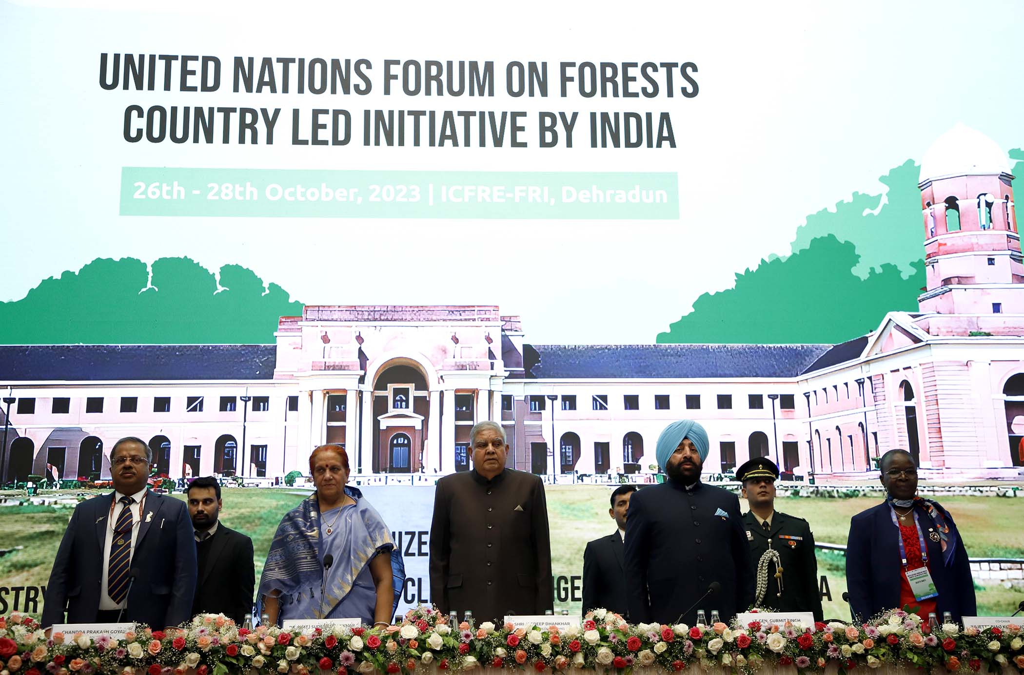 The Vice-President, Shri Jagdeep Dhankhar and Dr. Sudesh Dhankhar at Forest Research Institute (FRI) in Dehradun, Uttarakhand on October 27, 2023. 