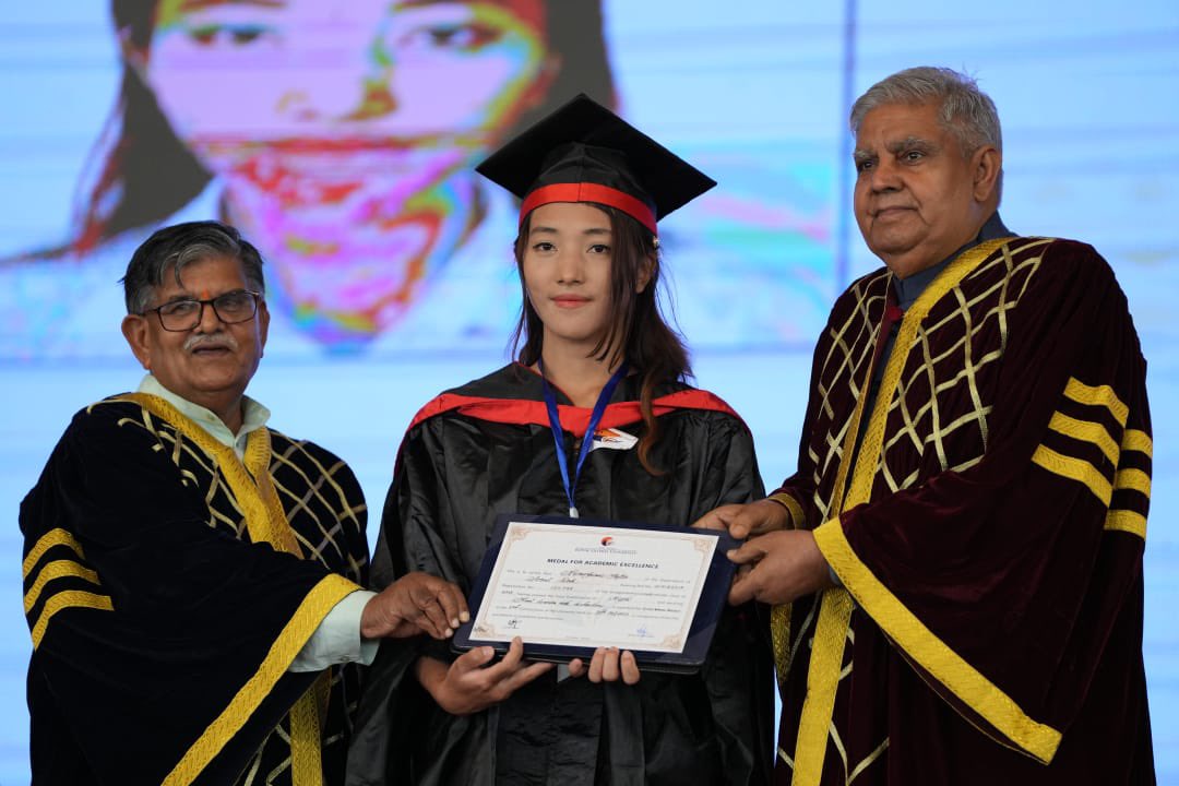  The Vice-President, Shri Jagdeep Dhankhar, conferring degrees and medals on students at the Assam Royal Global University in Guwahati on October 30, 2023.