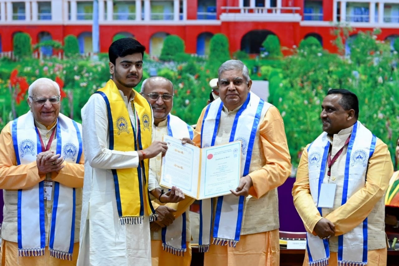 The Vice-President, Shri Jagdeep Dhankhar presenting Institute Medals to meritorious students at the 43rd Convocation of Indian Institute of Technology (Indian School of Mines) Dhanbad in Jharkhand on December 10, 2023.