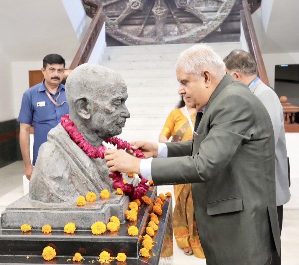 The Vice-President, Shri Jagdeep Dhankhar paying floral tributes to Mahatma Gandhi Ji and Sardar Vallabhbhai Patel Ji at the IIPA campus in New Delhi on March 29, 2024.