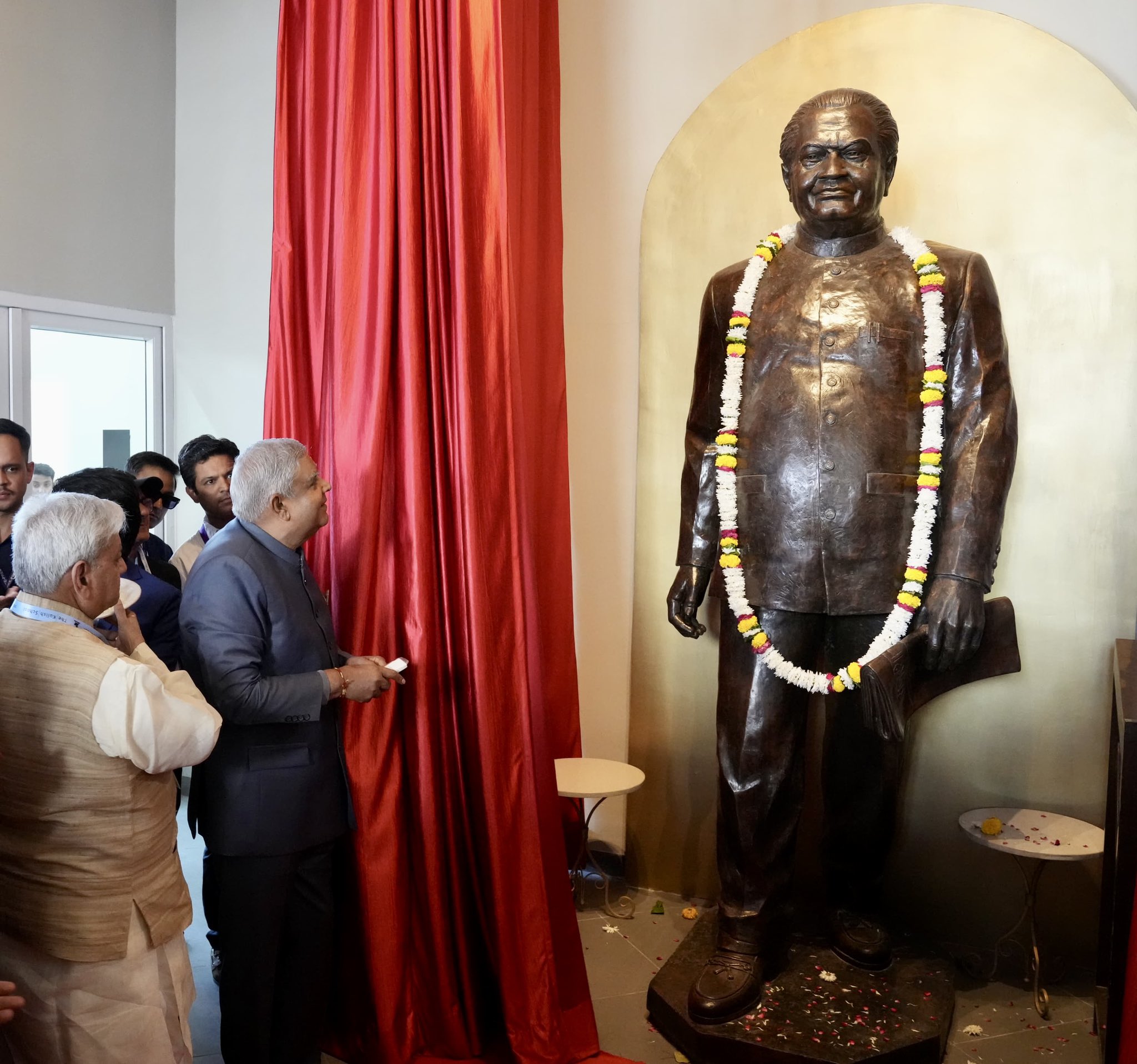  The Vice-President, Shri Jagdeep Dhankhar unveiling the statue of Late Shri Karpoor Chandra Kulish - eminent journalist, writer, Vedantist and founder of the Rajasthan Patrika Group-at The Kulish School in Jaipur, Rajasthan on April 30, 2024.