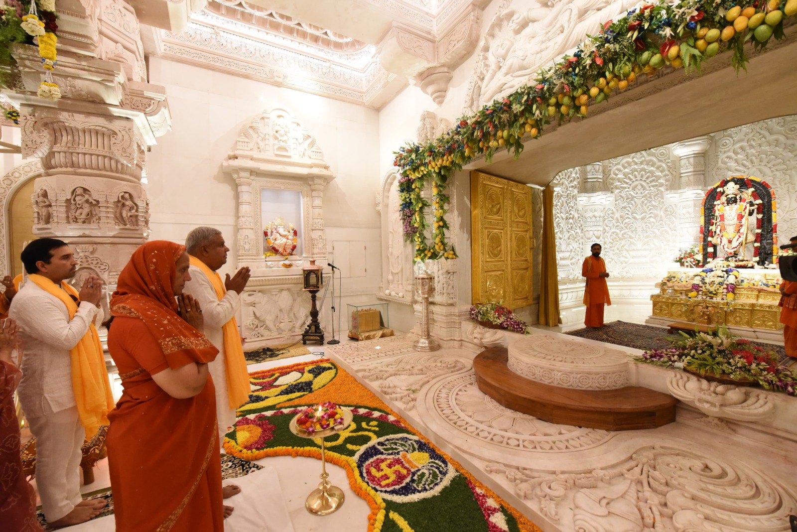  The Vice-President, Shri Jagdeep Dhankhar at Shri Ram Mandir in Ayodhya, Uttar Pradesh on May 10, 2024.