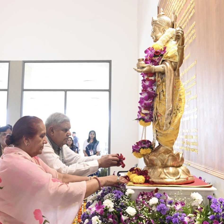 The Vice-President, Shri Jagdeep Dhankhar paying floral tributes at the statue of Lord Dhanvantari at NAMO Medical Education & Research Institute in Silvassa, Dadra and Nagar Haveli on September 21, 2024.