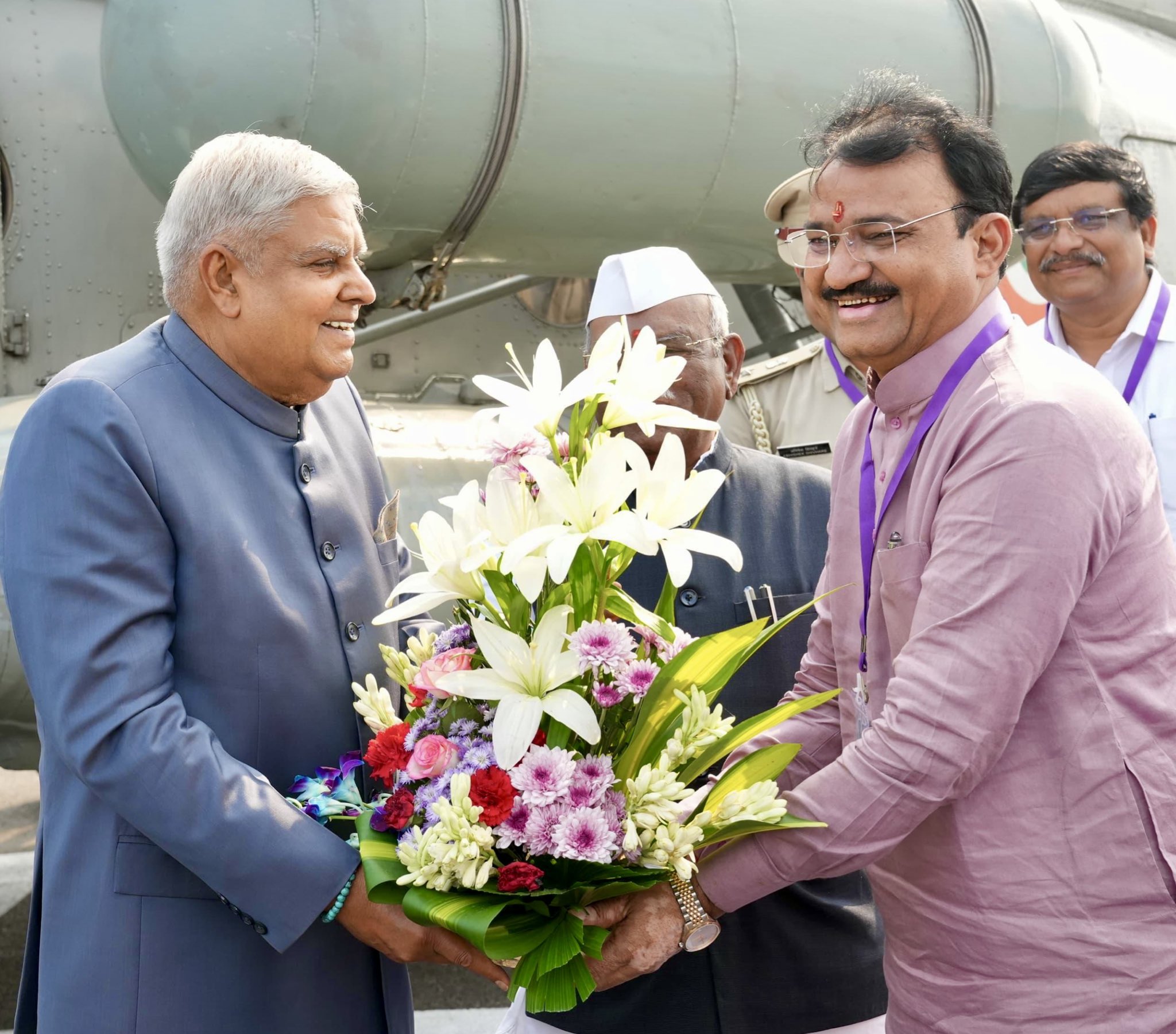 The Vice-President, Shri Jagdeep Dhankhar being welcomed by Shri Haribhau Kisanrao Bagde, Governor of Rajasthan, Dr. Prem Chand Bairwa, Deputy Chief Minister, Rajasthan, Shri Avinash Gehlot, Minister of Social Justice and Empowerment, Govt. of Rajasthan and other dignitaries his arrival in Sikar, Rajasthan, on September 25, 2024.