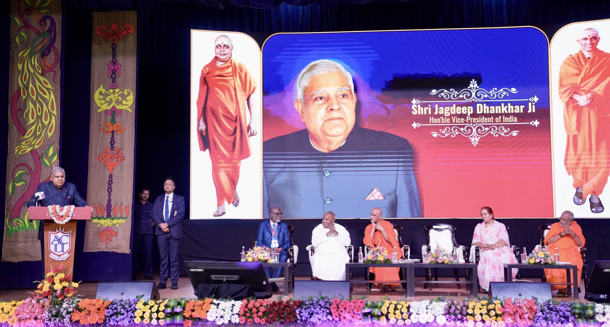 The Vice-President, Shri Jagdeep Dhankhar interacting with the students of  Adichunchanagiri University in Mandya, Karnataka on October 25, 2024.