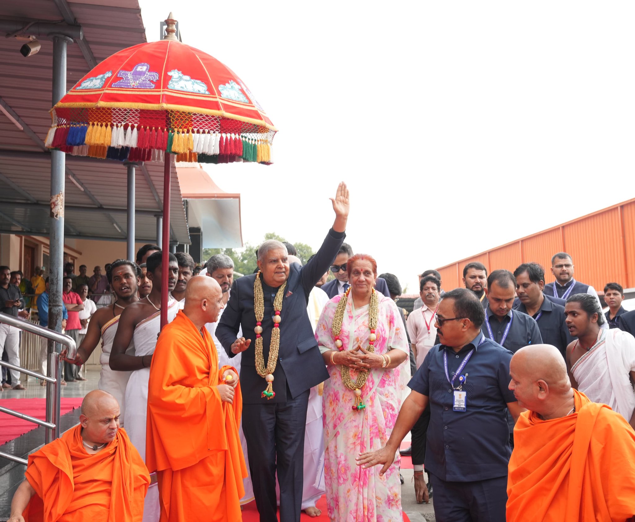 The Vice-President, Shri Jagdeep Dhankhar and Dr. Sudesh Dhankhar at Sri Adichunchanagiri Mahasamsthana Math in Karnataka on October 25, 2024.