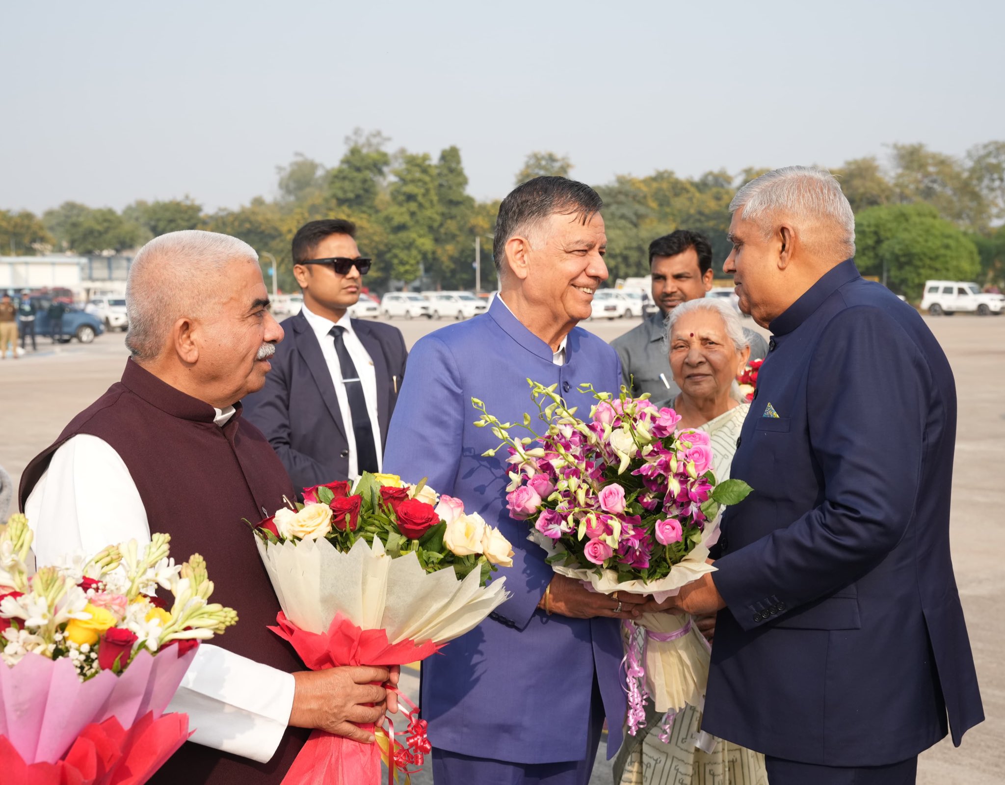 The Vice-President, Shri Jagdeep Dhankhar being welcomed by Smt. Anandiben Patel, Governor of Uttar Pradesh, Shri Satish Mahana, Speaker, Uttar Pradesh Legislative Assembly, Shri Rakesh Sachan, Minister, Government of Uttar Pradesh and other dignitaries on his arrival in Kanpur, Uttar Pradesh on December 1, 2024.