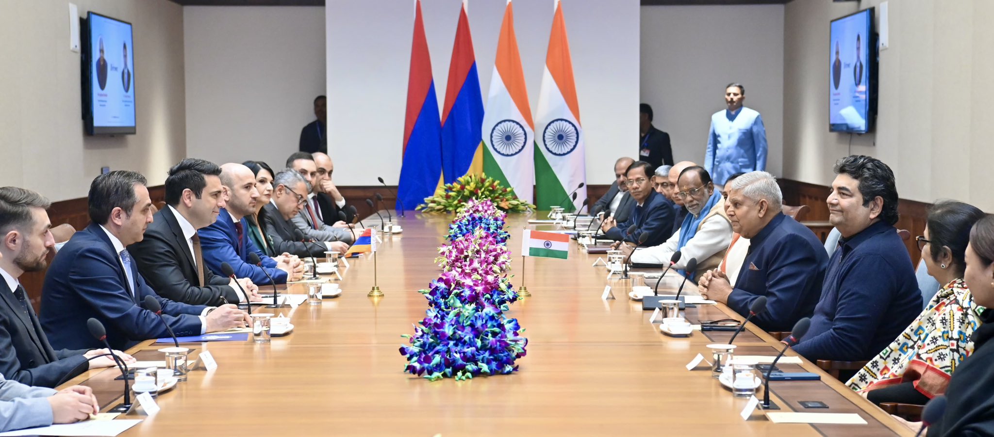  H.E. Alen Simonyan, President of the National Assembly of the Republic of Armenia, called on the Vice-President and Chairman, Rajya Sabha, Shri Jagdeep Dhankhar at Parliament House in New Delhi on December 17, 2024. 