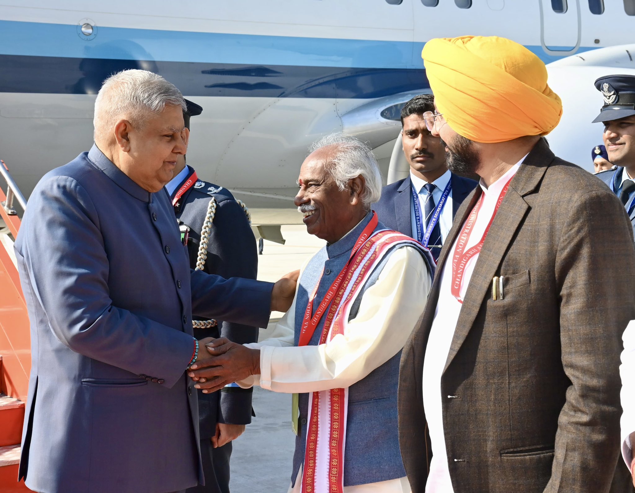 The Vice-President, Shri Jagdeep Dhankhar being welcomed by Shri Bandaru Dattatreya, Governor of Haryana, Shri Tarunpreet Singh Sond, Minister, Government of Punjab, Shri Shyam Singh Rana, Minister, Government of Haryana and other dignitaries on his arrival in Chandigarh on February 17, 2025.