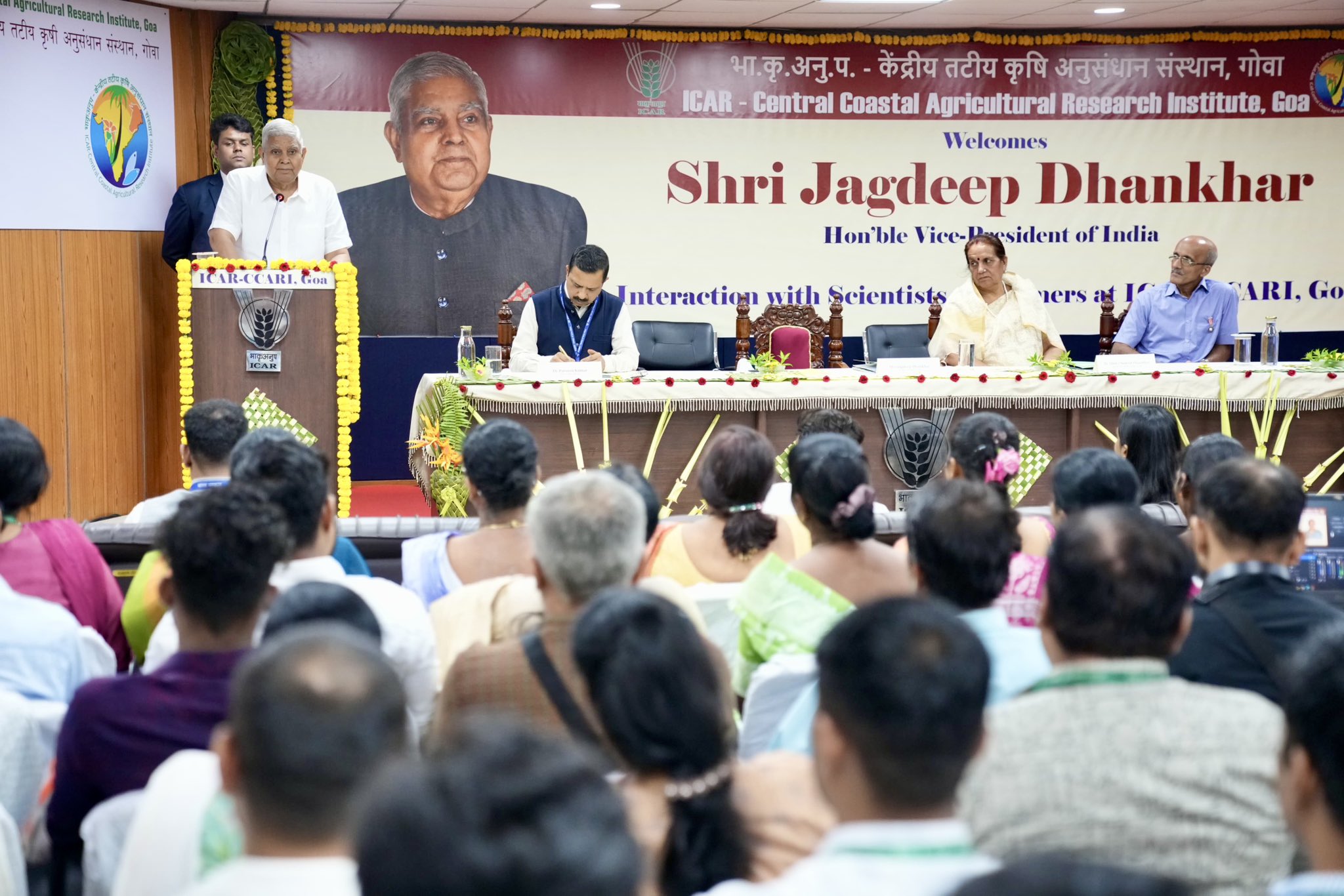 The Vice-President, Shri Jagdeep Dhankhar addressing the Scientific community and farmers at ICAR-CCARI in Goa on May 22, 2025.