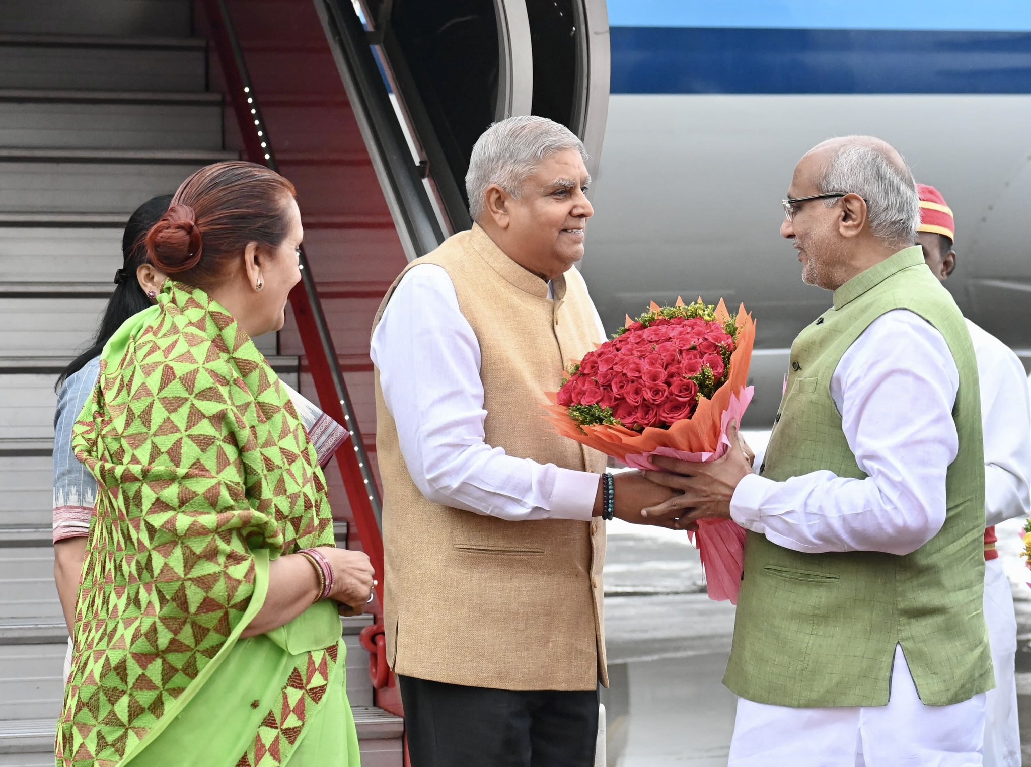 The Vice-President, Shri Jagdeep Dhankhar and Dr. Sudesh Dhankhar being welcomed by Shri C. P. Radhakrishnan, Governor of Maharashtra, Shri Jaykumar Rawal, Shri Ashish Shelar and Shri Mangal Prabhat Lodha, Ministers, Government of Maharashtra and other dignitaries on their arrival in Mumbai, Maharashtra on May 28, 2025.
