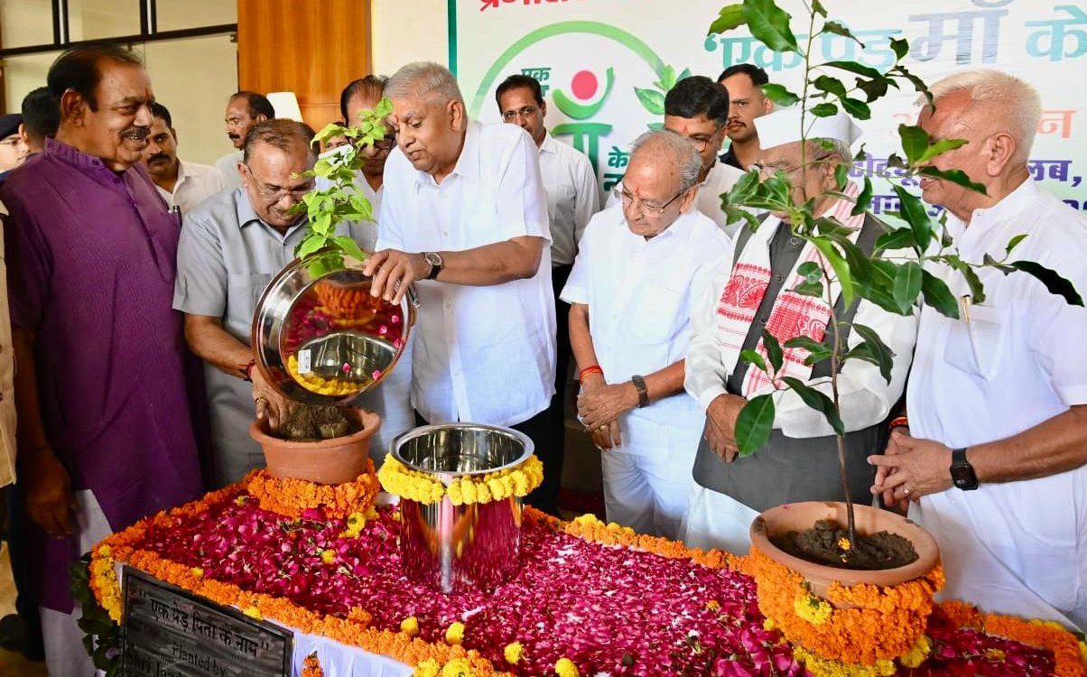 The Vice-President, Shri Jagdeep Dhankhar, planting saplings at the premises of Rajasthan Constitution Club in Jaipur, Rajasthan on June 30, 2025.