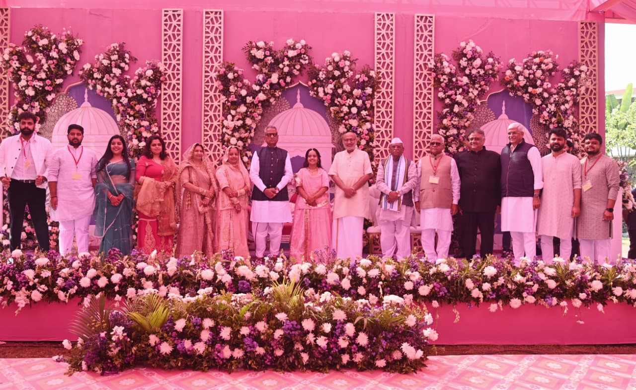 Hon’ble Vice-President Shri C. P. Radhakrishnan attended a family function of the Hon’ble Governor of Sikkim, Shri Om Prakash Mathur, in Pali, Rajasthan on 22nd Nov 2025 .