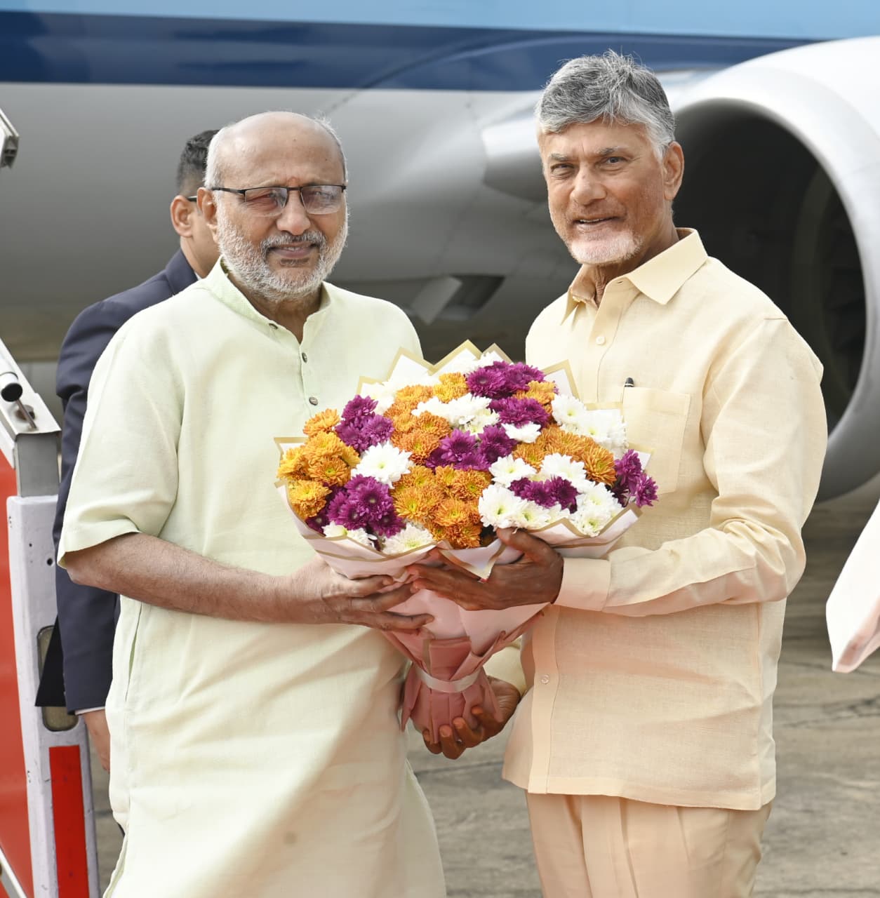 Hon’ble Vice-President Shri C. P. Radhakrishnan was warmly welcomed at the Sri Sathya Sai Airport, Puttaparthi by the Hon'ble Chief Minister of Andhra Pradesh, Shri N. Chandrababu Naidu, and other dignitaries on 22.11.2025.