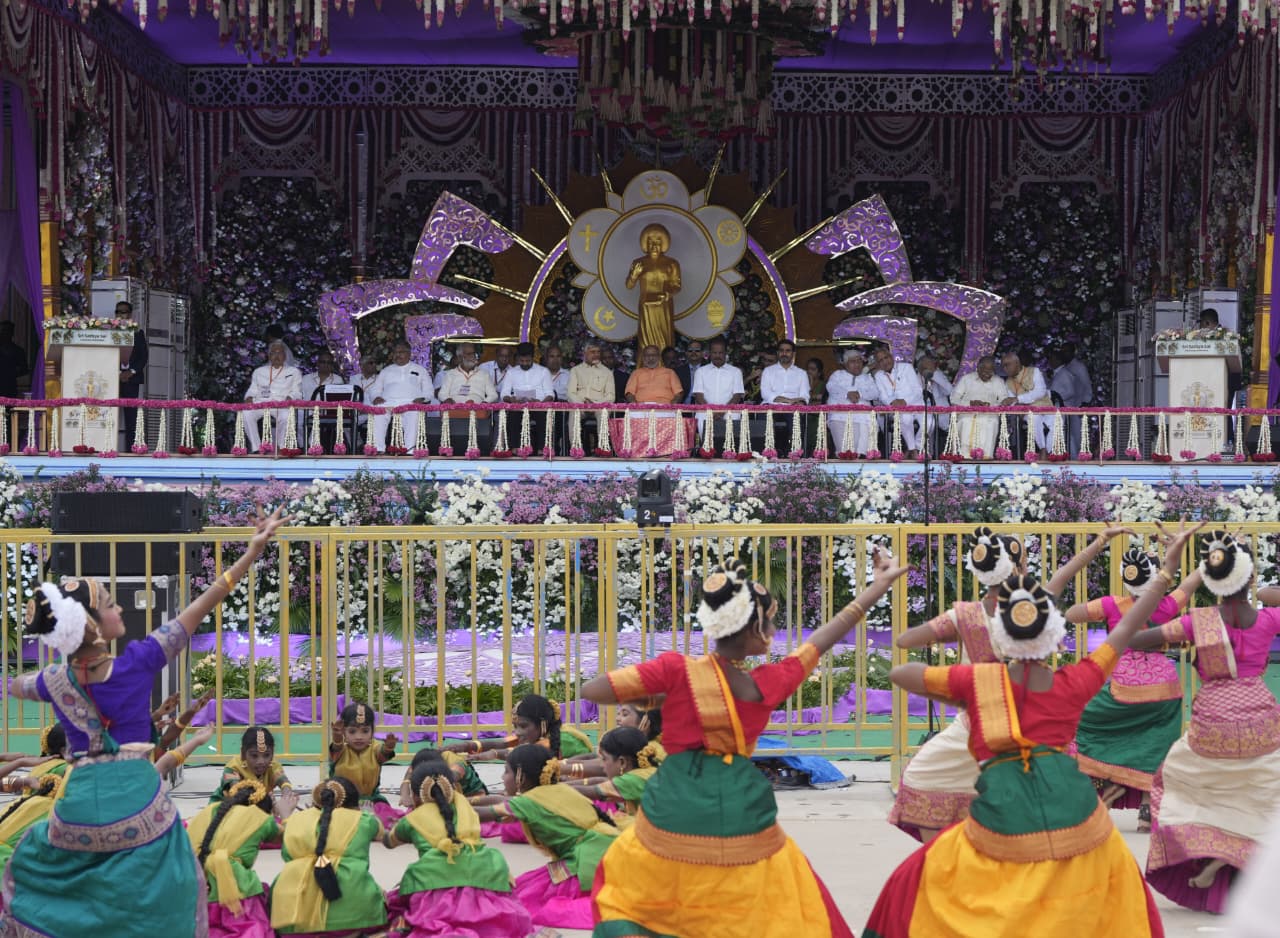 Hon’ble Vice-President Shri C. P. Radhakrishnan witnessed the cultural presentation by students at the Centenary Celebrations of Sri Sathya Sai Baba at the SSS Hill View Stadium, Puttaparthi, Andhra Pradesh on 23.11.2025.