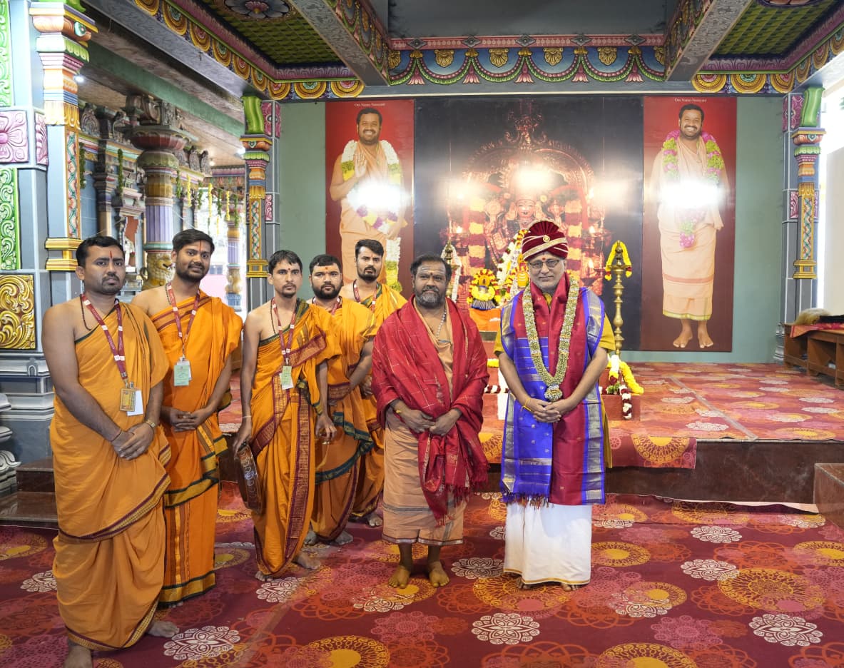 Vice President Shri C. P. Radhakrishnan offered prayers at the Sri Narayani Temple, Sripuram, Vellore, Tamil Nadu on 3.1.2026 
