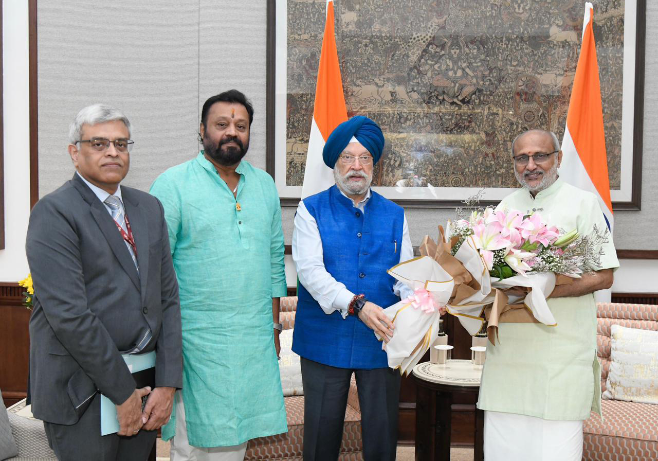 The Vice President of India & Chairman of the Rajya Sabha, Shri C. P. Radhakrishnan met the Union Minister of Petroleum and Natural Gas, Shri Hardeep Singh Puri as well as the Minister of State for Petroleum and Natural Gas & Tourism, Shri Suresh Gopi at Vice-President’s Enclave, in New Delhi on October 03, 2025.