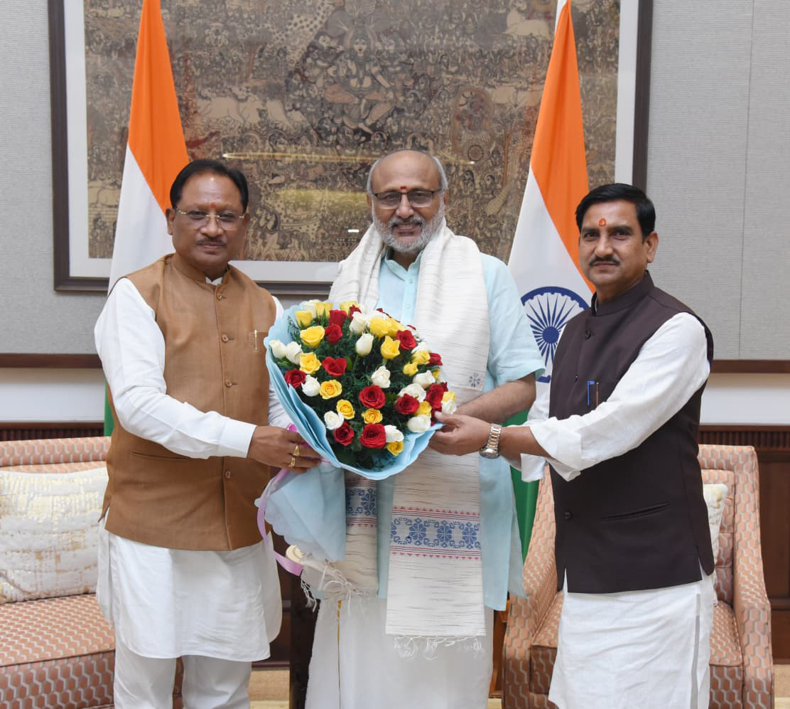 The Vice President of India & Chairman of the Rajya Sabha, Shri C. P. Radhakrishnan met the Minister of State for Housing & Urban Affairs, Shri Tokhan Sahu as well as the Chief Minister of Chhattisgarh, Shri Vishnu Deo Sai at Vice-President’s Enclave, in New Delhi on October 06, 2025.