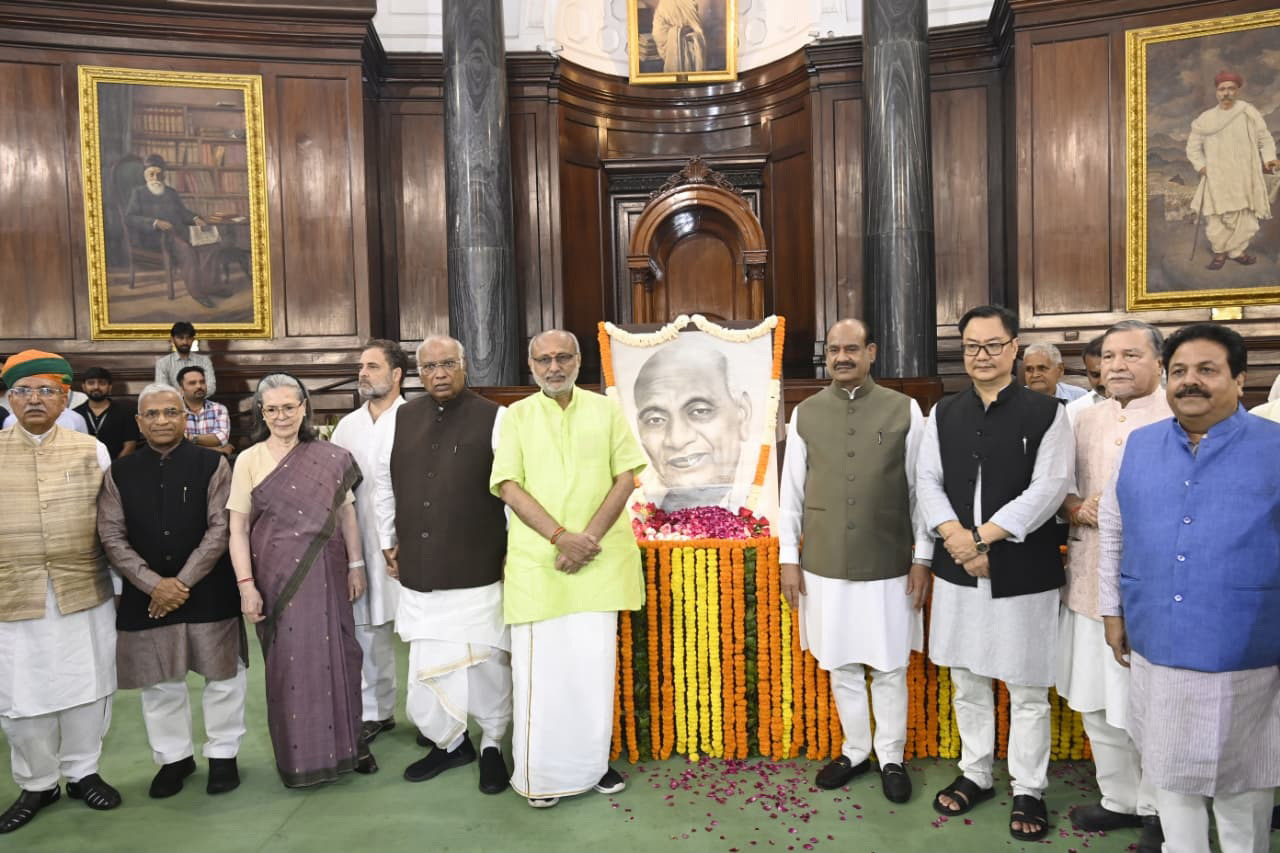 The Vice-President and Chairman of Rajya Sabha, Shri C. P. Radhakrishnan paid floral tributes to Sardar Vallabhbhai Patel at Samvidhan Sadan on the occasion of his 150th birth anniversary, in New Delhi on October 31, 2025.
