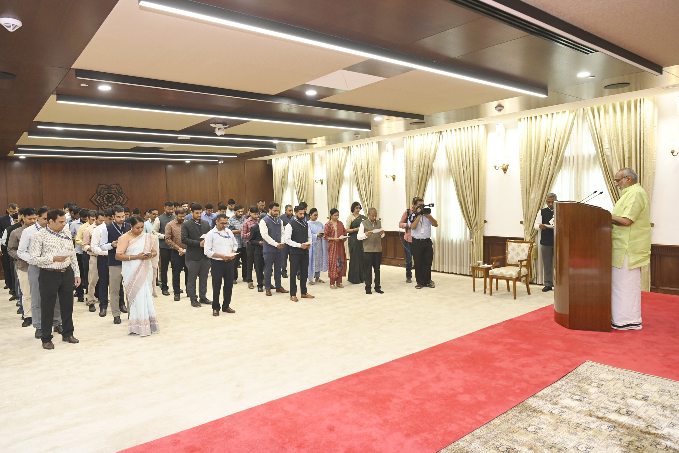 The Vice-President Shri C. P. Radhakrishnan paid tributes to Sardar Vallabhbhai Patel and administered the Rashtriya Ekta Diwas pledge at the Vice-President’s Enclave, in New Delhi on October 31, 2025.
