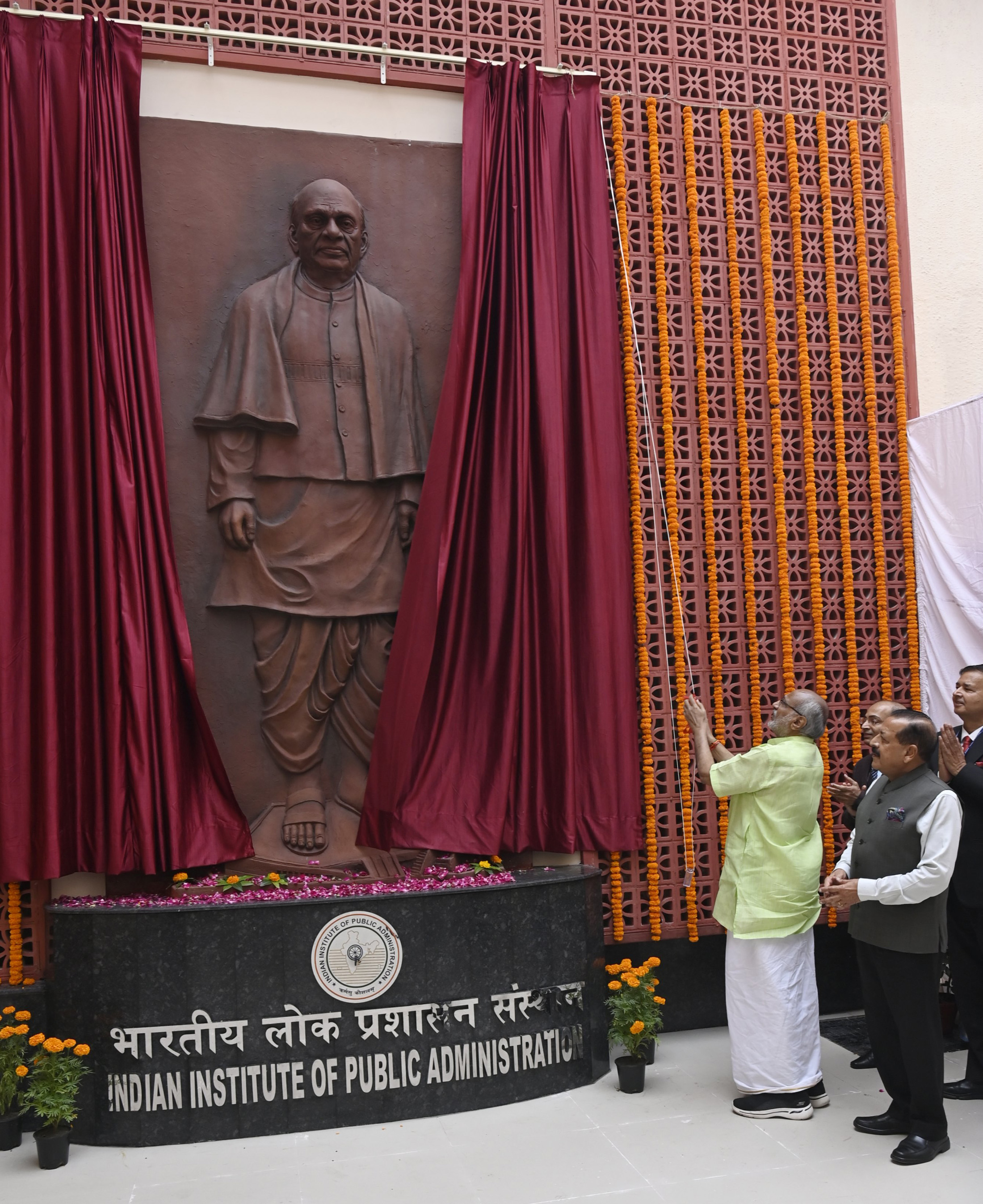 The Vice President of India, Shri C. P. Radhakrishnan and President of the Indian Institute of Public Administration (IIPA) unveiled the statue of Sardar Vallabhbhai Patel at IIPA on his 150th birth anniversary during the 71st Annual General Body Meeting on October 31, 2025.