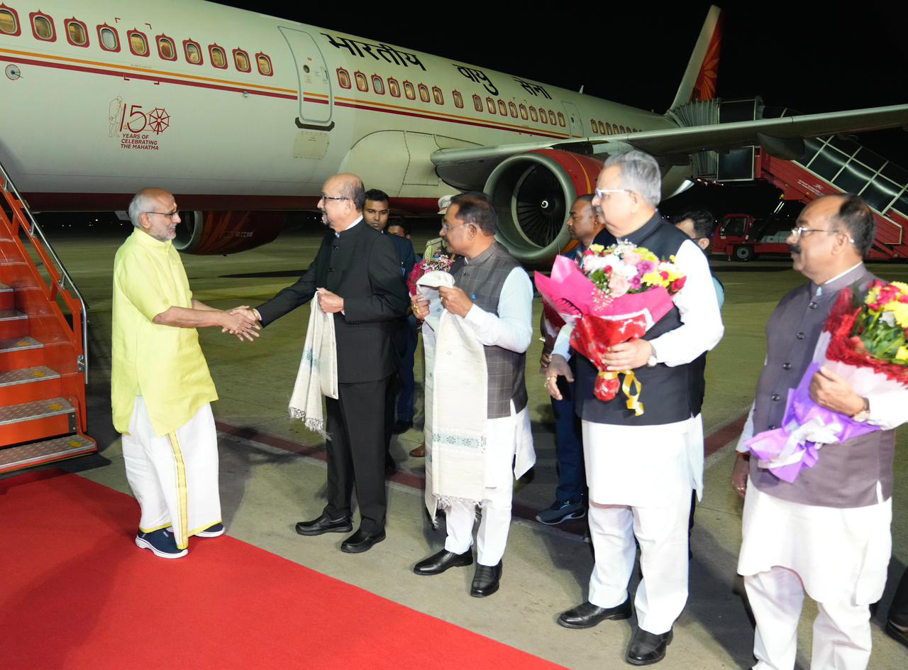 The Vice-President, Shri C. P. Radhakrishnan arrived at the Swami Vivekananda International Airport, Raipur on his maiden visit to the State after assuming office, in Chhattisgarh on November 04, 2025. He was welcomed by Governor Shri Ramen Deka, Chief Minister Shri Vishnu Deo Sai, Speaker Dr. Raman Singh, Deputy Chief Minister Shri Arun Sao and other dignitaries.