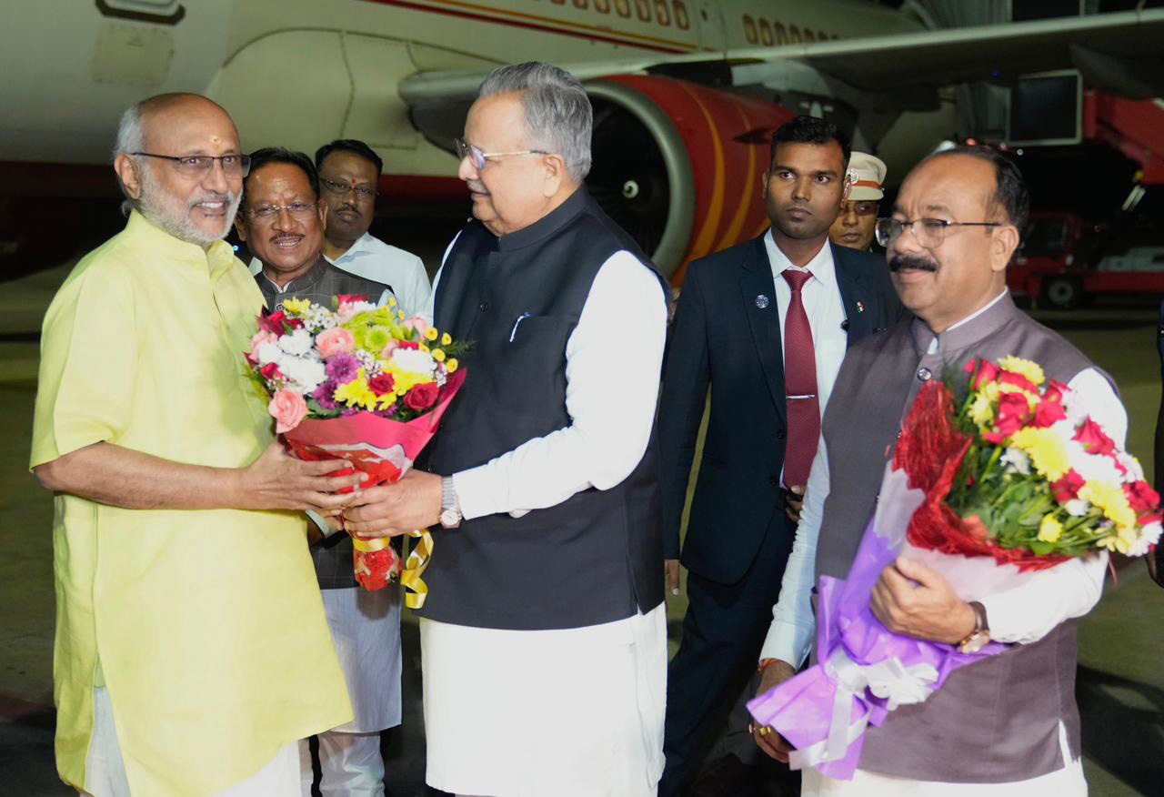 The Vice-President, Shri C. P. Radhakrishnan arrived at the Swami Vivekananda International Airport, Raipur on his maiden visit to the State after assuming office, in Chhattisgarh on November 04, 2025. He was welcomed by Governor Shri Ramen Deka, Chief Minister Shri Vishnu Deo Sai, Speaker Dr. Raman Singh, Deputy Chief Minister Shri Arun Sao and other dignitaries.