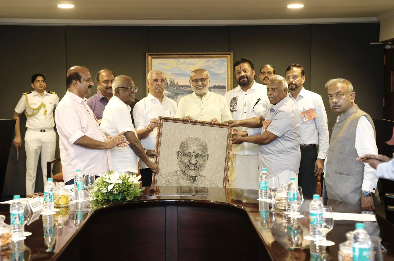 The Vice-President of India Shri C. P. Radhakrishnan interacted with members of the Federation of Indian Coir Exporters’ Associations (FICEA) in Kollam, in Kerala on November 03, 2025.