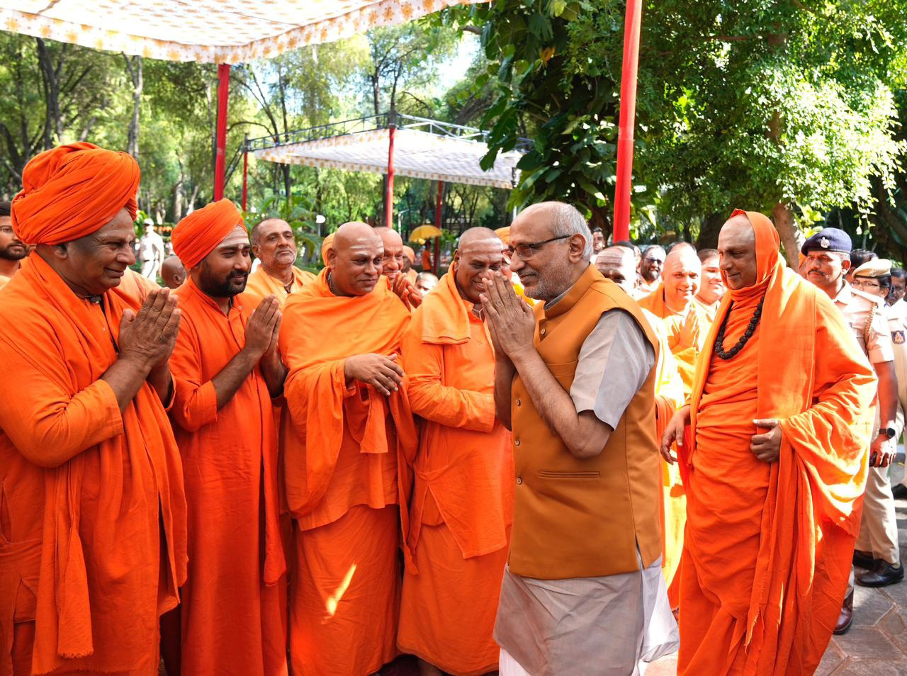 The Vice-President Shri C. P. Radhakrishnan visited the Sri Suttur Math (Jagadguru Sri Veerasimhasana Mahasamsthana Math), in Karnataka on November 9, 2025.