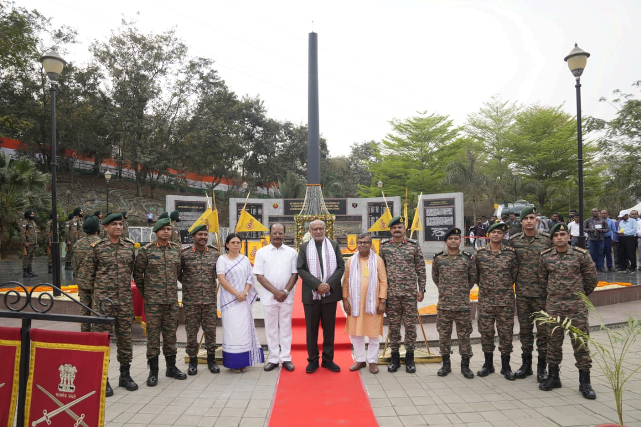 Vice-President Shri C. P. Radhakrishnan paid floral tributes to Param Vir Chakra awardee Lance Naik Albert Ekka at the Albert Ekka War Memorial in Agartala, Tripura on 08.03.2026