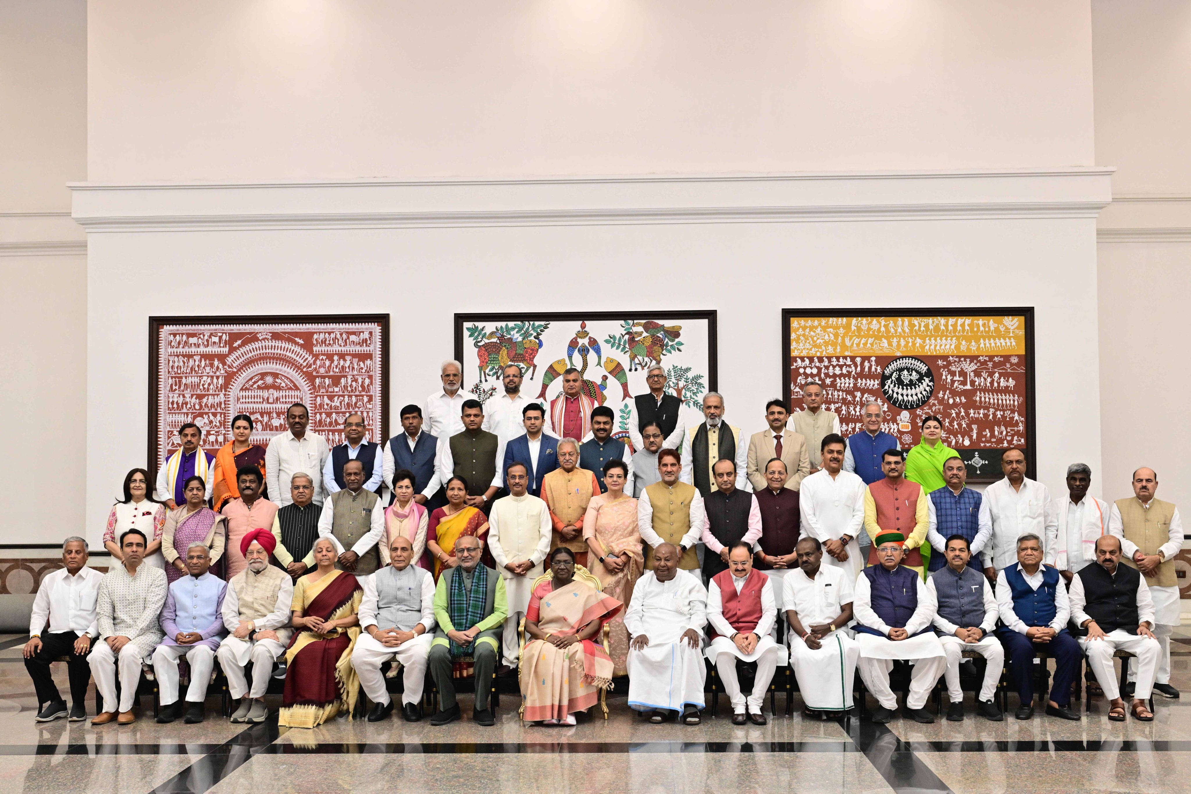 Vice President Shri C. P. Radhakrishnan attended a gathering hosted by Hon'ble President Smt. Droupadi Murmu for Members of Parliament from Andhra Pradesh, Karnataka, Kerala, Haryana, Punjab and Uttar Pradesh at the Rashtrapati Bhavan Cultural Centre on 10.03.2026 