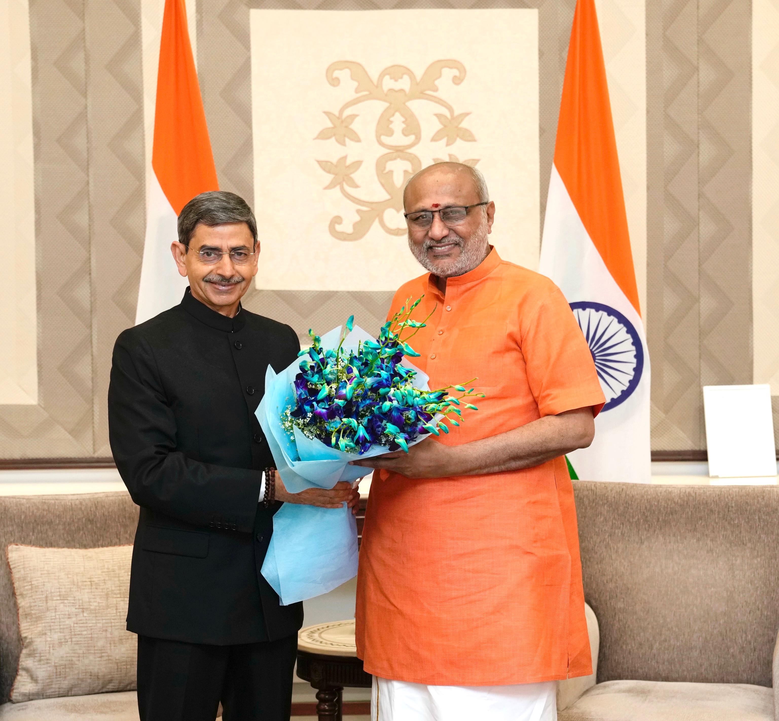 Governor of West Bengal, Shri R. N. Ravi, called on Vice President Shri C. P. Radhakrishnan at Uparashtrapati Bhavan on 16.03.2026 