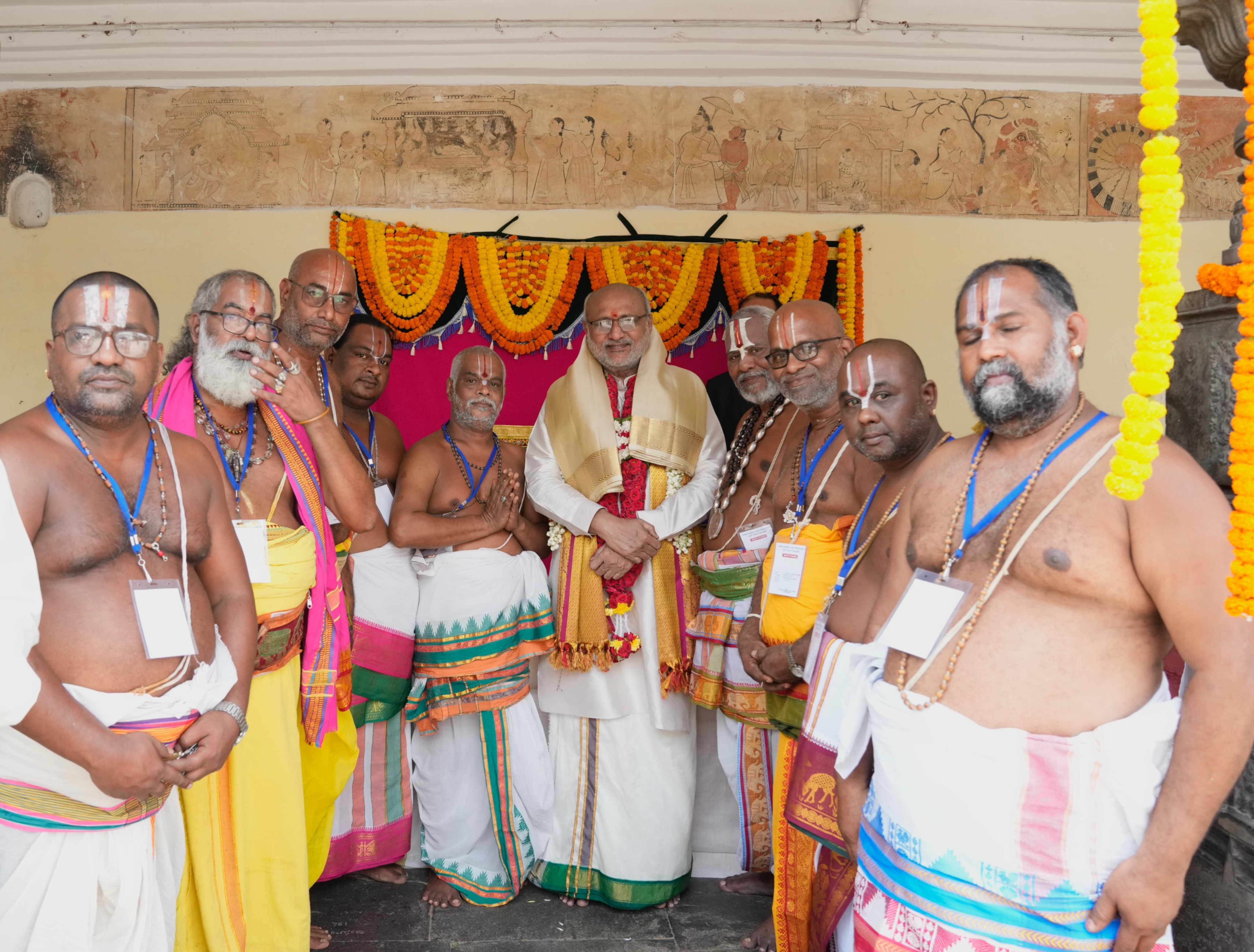 Vice President Shri C. P. Radhakrishnan offered prayers at Sri Kurmanatha Swamy Temple and Arasavalli Sri Suryanarayana Swamy Temple in Srikakulam district, Andhra Pradesh on 27.04.2026 