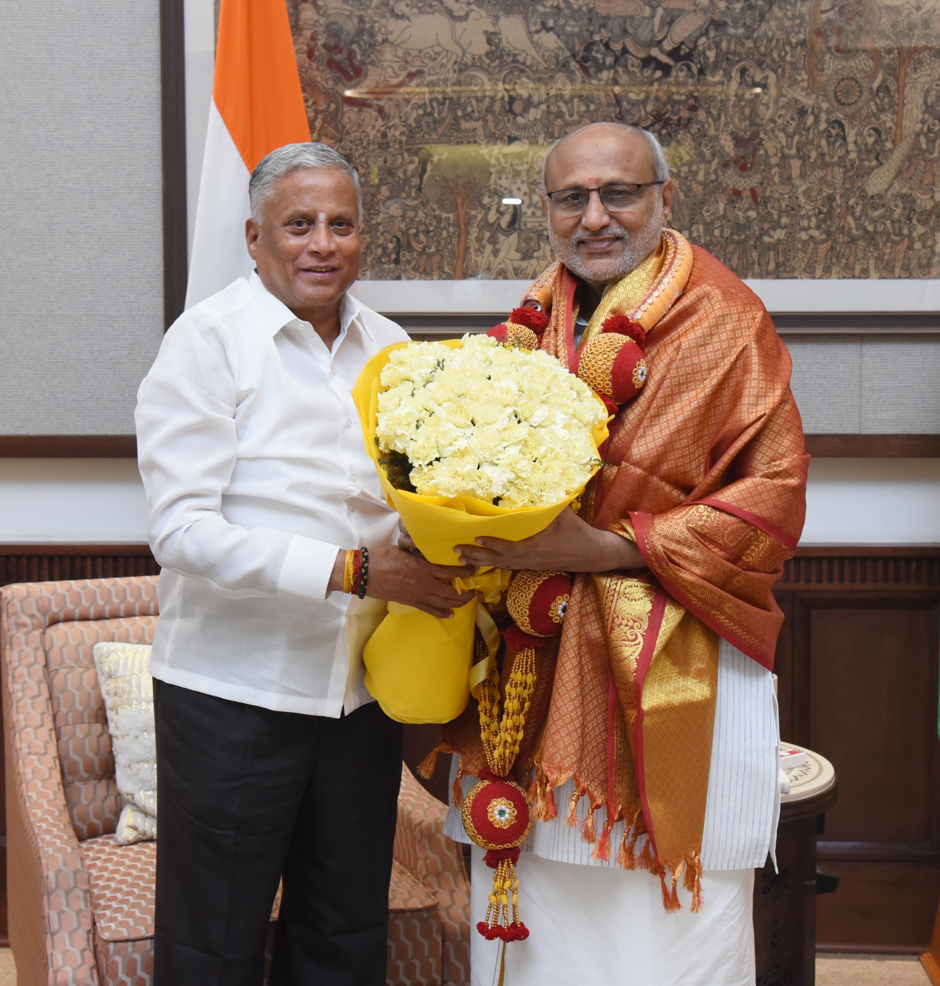 Hon’ble Union Minister of State for Railways and Jal Shakti, Shri V. Somanna, called on the Hon’ble Vice-President Shri C. P. Radhakrishnan, at the Vice-President’s Enclave on October 22, 2025. Hon’ble Union Minister of State for Railways and Jal Shakti, Shri V. Somanna, called on the Hon’ble Vice-President Shri C. P. Radhakrishnan, at the Vice-President’s Enclave on October 22, 2025.