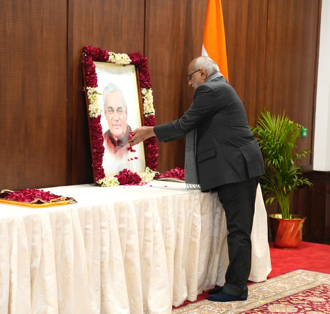 Vice President Shri C. P. Radhakrishnan paid floral tributes to former Prime Minister Shri Atal Bihari Vajpayee Ji on his birth anniversary at Vice President's enclave on 25.12.2025