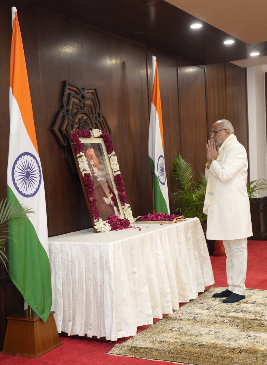 Vice President Shri C P Radhakrishnan paid floral tributes to one of India’s greatest spiritual luminaries, Swami Vivekananda, on his birth anniversary, observed as National Youth Day, at the Vice President’s Enclave on 12.01.2026.
