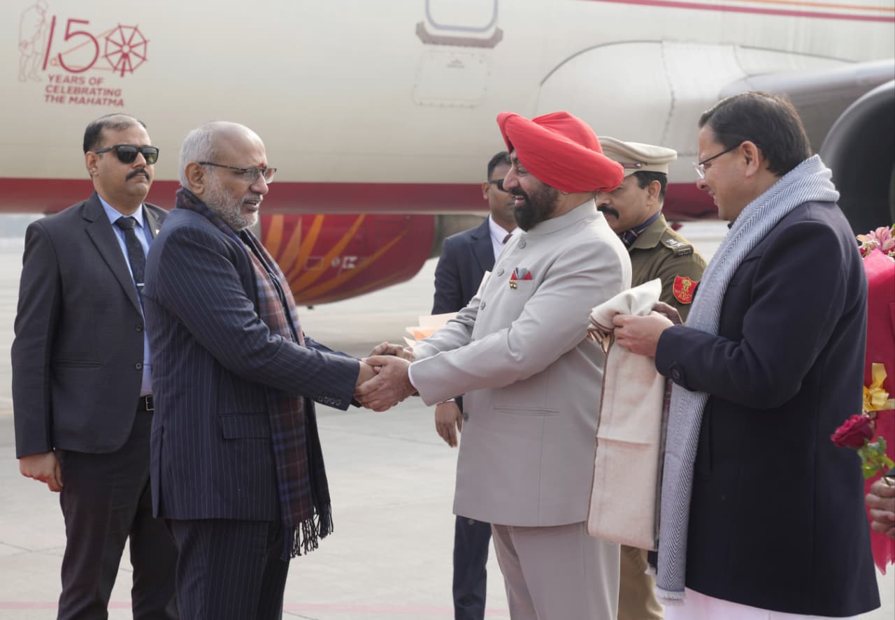Vice-President of India, Shri C. P. Radhakrishnan, arrived in Uttarakhand today on his maiden visit to the State on 17.01.2026. He was warmly received at Dehradun Airport by the Governor of Uttarakhand, Lt Gen Gurmit Singh (Retd.), and the Chief Minister of Uttarakhand, Shri Pushkar Singh Dhami, along with other dignitaries. The Vice-President was also accorded a Guard of Honour upon his arrival.