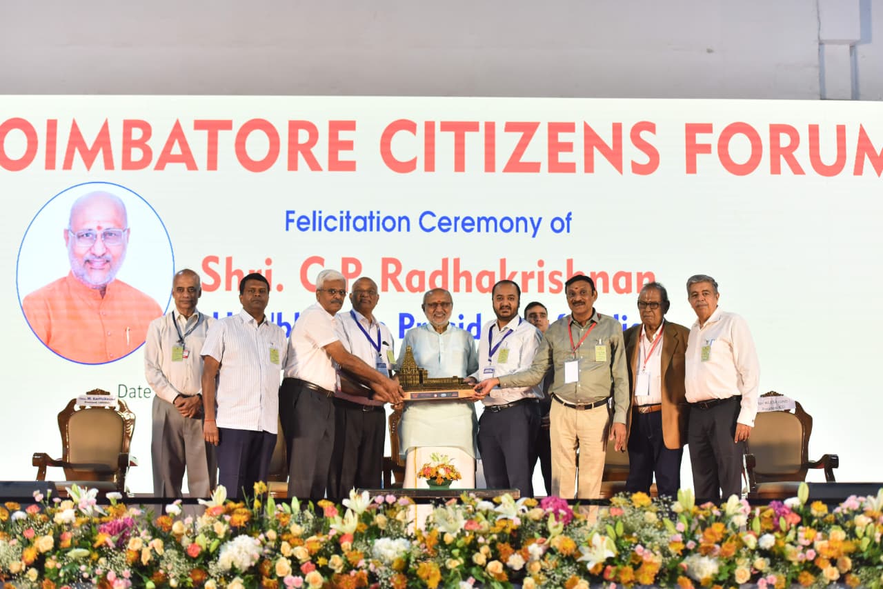 Hon’ble Vice-President, Shri C. P. Radhakrishnan was accorded a grand felicitation by the Coimbatore Citizen Forum at CODISSIA, Coimbatore, on October 28, 2025. He was also presented with a Guard of Honour. Hon’ble Vice-President, Shri C. P. Radhakrishnan was accorded a grand felicitation by the Coimbatore Citizen Forum at CODISSIA, Coimbatore, on October 28, 2025. He was also presented with a Guard of Honour.