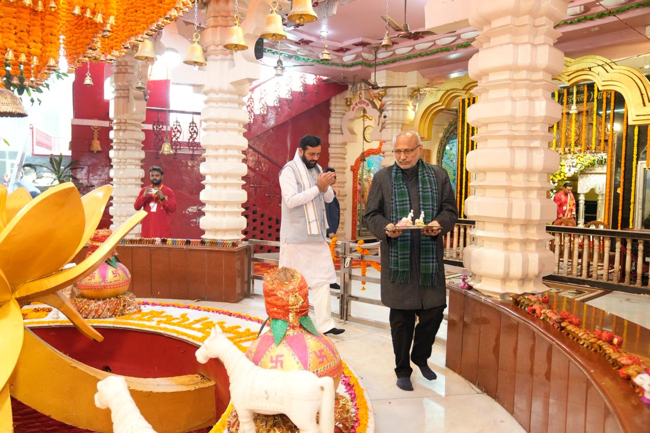 Hon’ble Vice-President Shri C. P. Radhakrishnan, accompanied by the Hon’ble Chief Minister of Haryana, Shri Nayab Singh Saini,offered prayers at the Maa Bhadrakali Shaktipeeth Temple in Kurukshetra on 30.11.2025