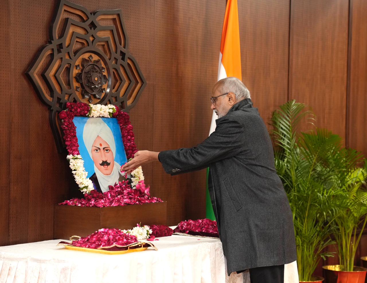 Hon’ble Vice-President Shri C. P. Radhakrishnan paid floral tributes to Mahakavi Subramania Bharati at the Vice-President’s Enclave on his birth anniversary on 11.12.2025 Hon’ble Vice-President Shri C. P. Radhakrishnan paid floral tributes to Mahakavi Subramania Bharati at the Vice-President’s Enclave on his birth anniversary on 11.12.2025
